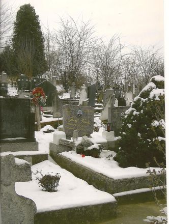 Katolska kyrkogården i Kruščica. Här ligger många tjecker begravda. Katolska kyrkogården i Kruščica. Här ligger många tjecker begravda.